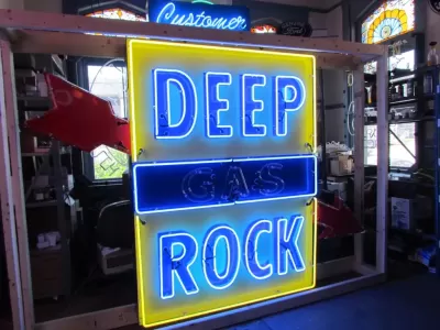 New Deep Rock GAS Flashing Porcelain Neon 9 FT W x 6 1/2 FT H 