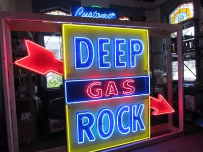 New Deep Rock GAS Flashing Porcelain Neon 9 FT W x 6 1/2 FT H 