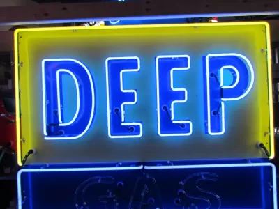 New Deep Rock GAS Flashing Porcelain Neon 9 FT W x 6 1/2 FT H 