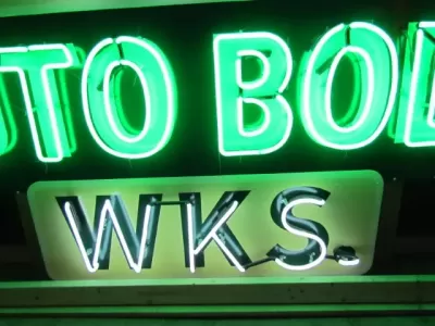 New "Ed's Auto Body Wks" Animated Painted Neon Sign 10 FT W x 71"H 