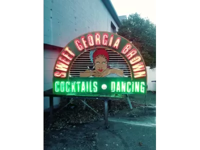 Sweet Georgia Brown 12 FT W x 6 FT H