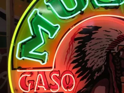 New Musgo Porcelain Neon Sign 60 IN Diameter