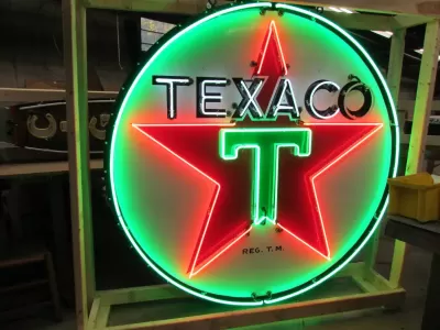 Original Texaco Porcelain Sign with Animated Neon 72 Diameter
