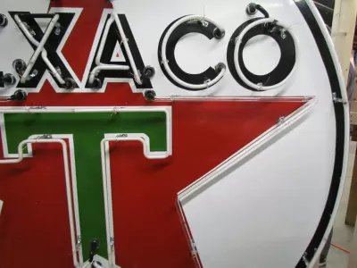 Original Texaco Porcelain Sign with Animated Neon 72 Diameter